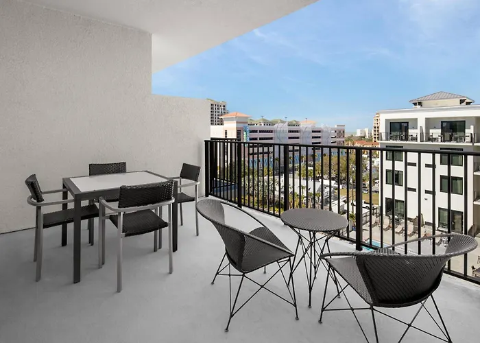 Courtyard By Marriott Clearwater Hotel